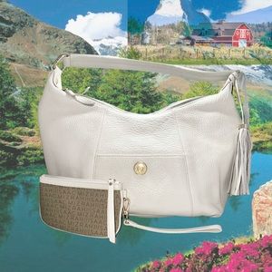 24. Isaac Mizrahi Ivory Pebbled Genuine Leather Shoulder bag w/accent Tassel